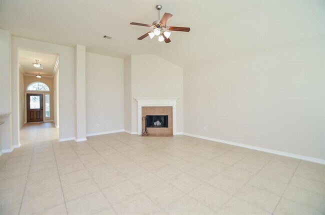 Building Photo - 3807 Broken Pine Ct