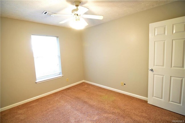 Building Photo - 169 E 6th St