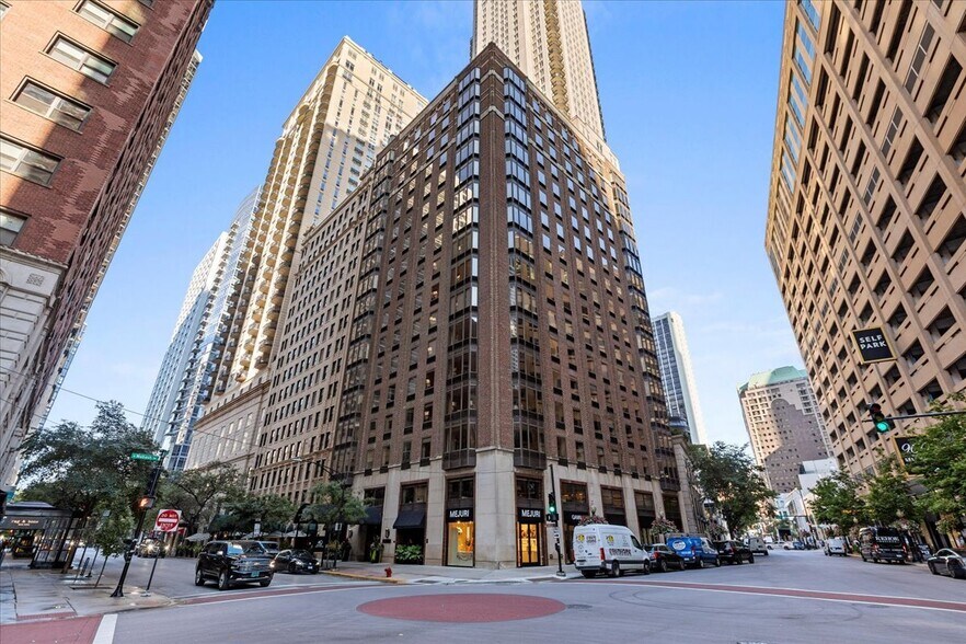 Building Photo - 40 E Delaware Pl