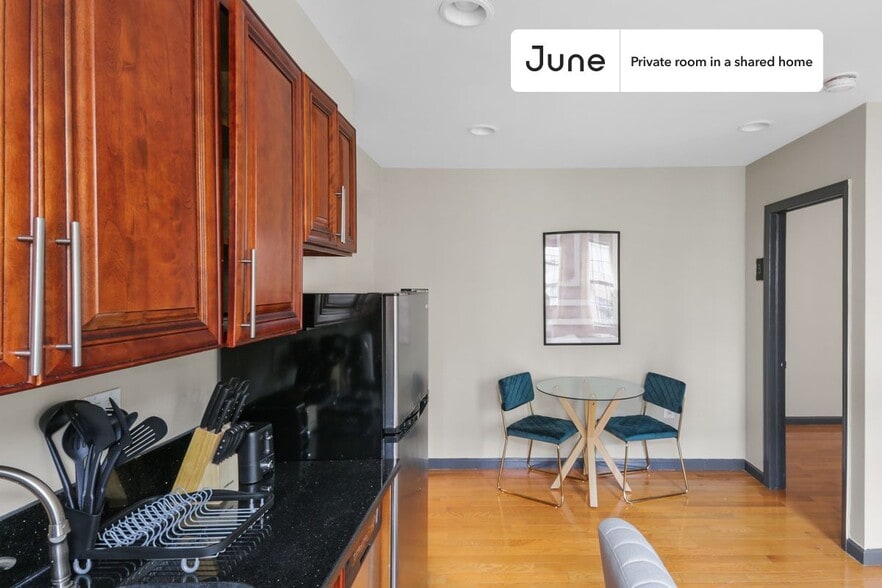 Building Photo - Room in Shared 3 bed/1 bath home in East Village