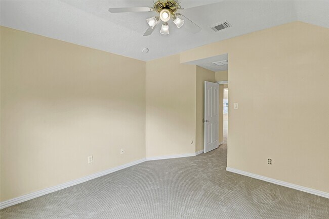 Building Photo - 2416 Spoonbill Dr