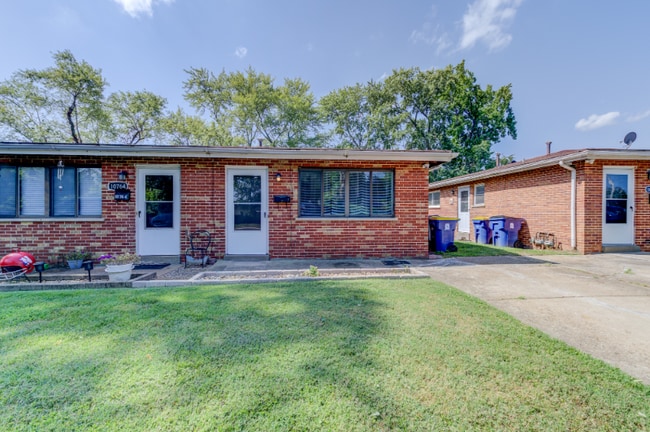 Building Photo - 10766 Tropic Dr