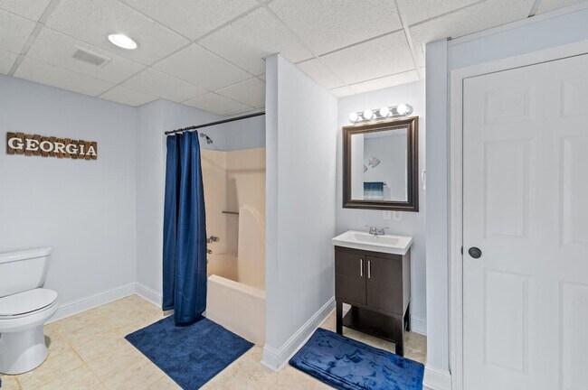 Building Photo - 124 Clack Cir