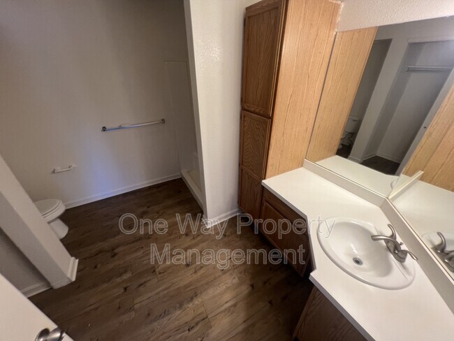 Building Photo - 2856 17th Ave