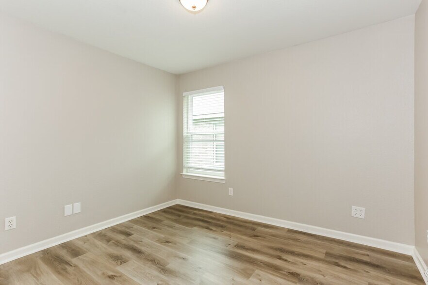 Building Photo - 1521 Creekstone Ct