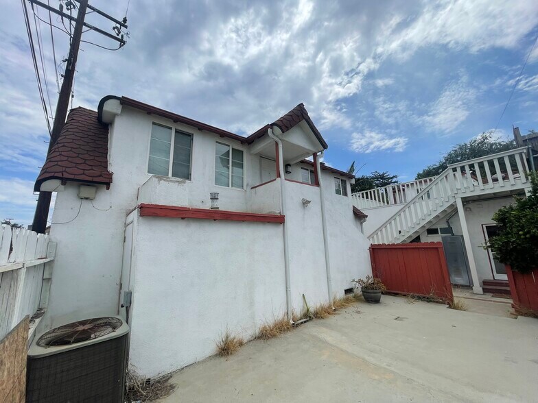 Building Photo - 1131 E Whiting Ave