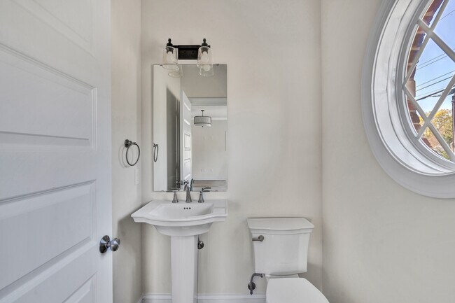 Powder Room - 3402 Avenham Ave SW
