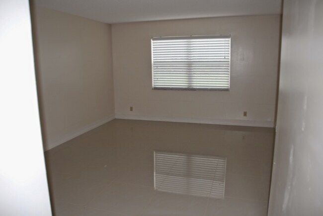 Building Photo - 5137 Rosen Blvd