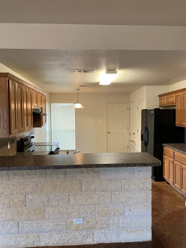 Building Photo - 4 Bdrm 2.25 Bath in Copperas Cove