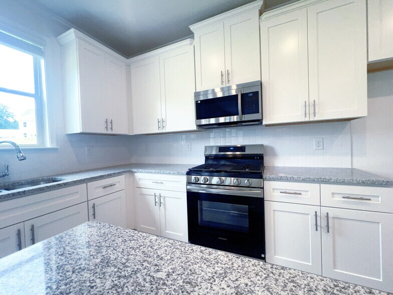 Building Photo - 3796 Lockaby Way