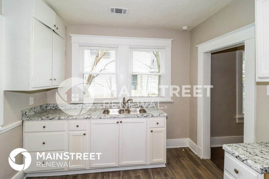 Building Photo - 3578 Faxon Ave