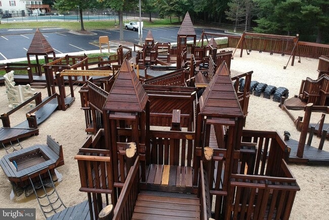 Building Photo - 2396 Yarmouth Ct