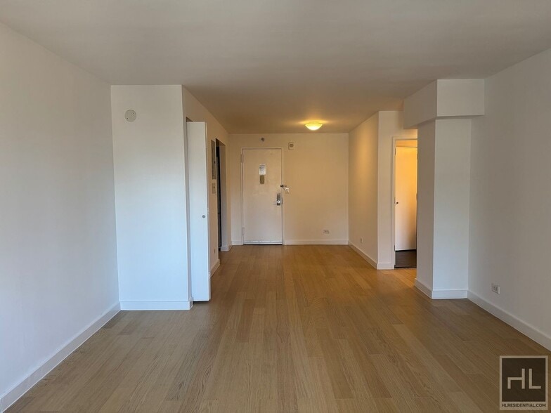 Building Photo - East 39th Street