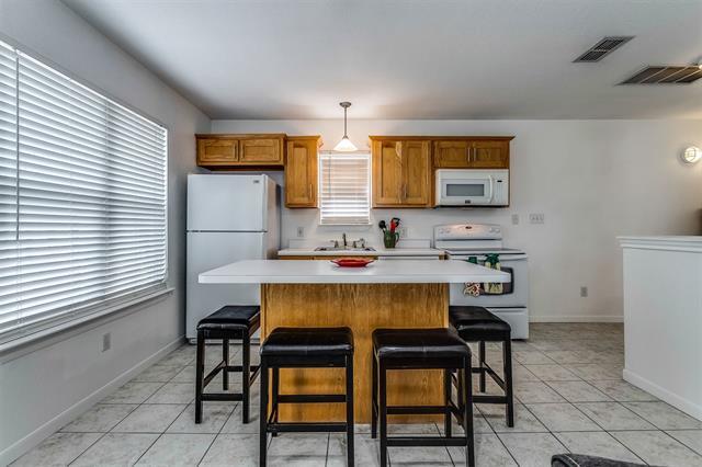 Building Photo - 3721 El Campo Ave