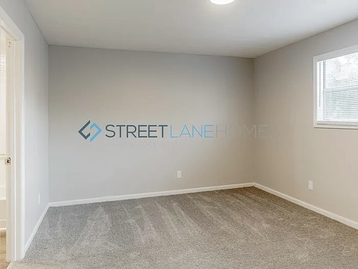 Building Photo - 18 Taylor St