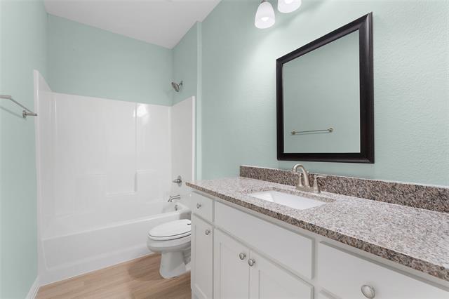 Building Photo - 2027 Bluebonnet Ave