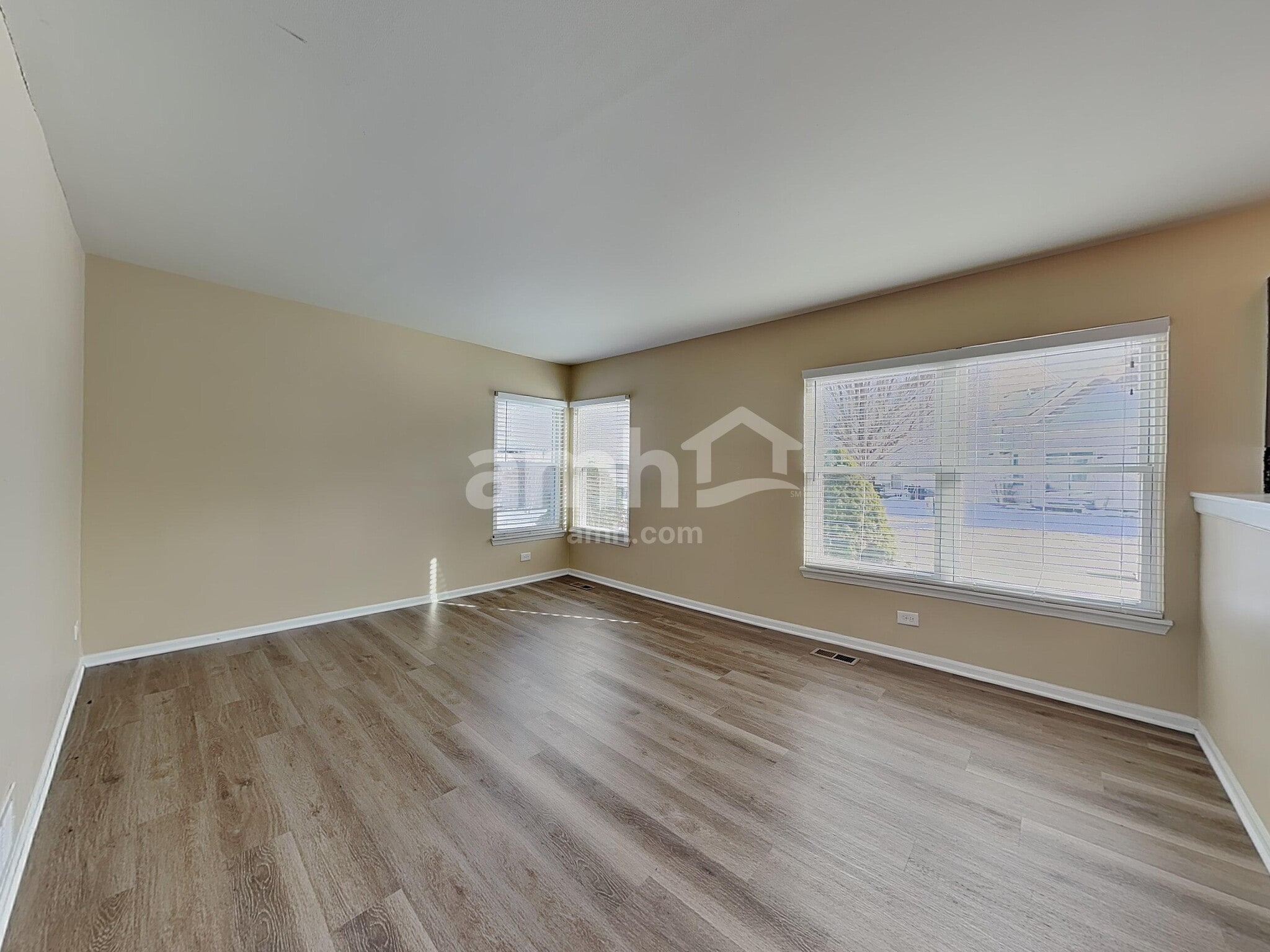 Building Photo - 790 Dogwood Ln