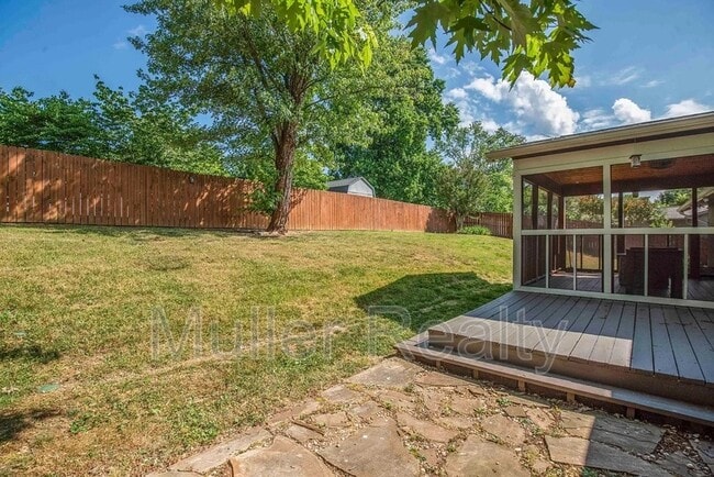 Building Photo - 10837 Dineen Dr