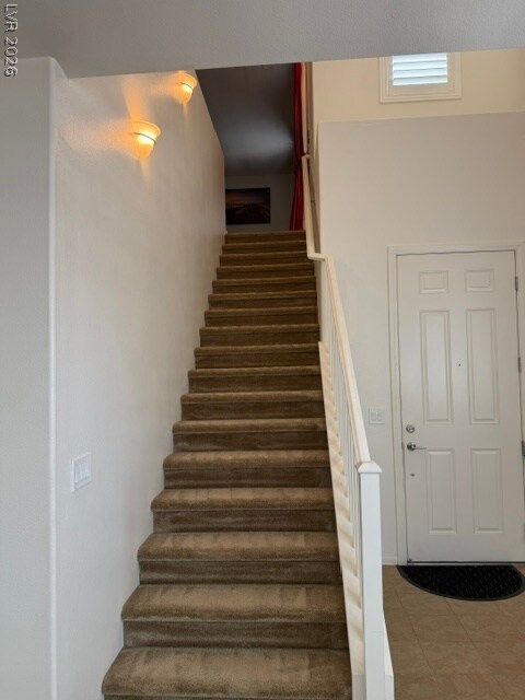 Building Photo - 6460 W Diablo Dr