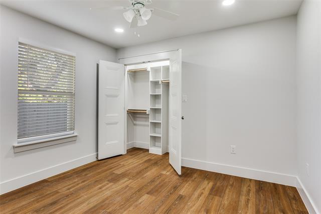 Building Photo - 3233 Sandage Ave