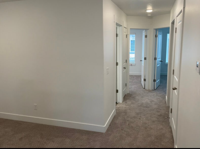 Building Photo - 1129 N 1920 W