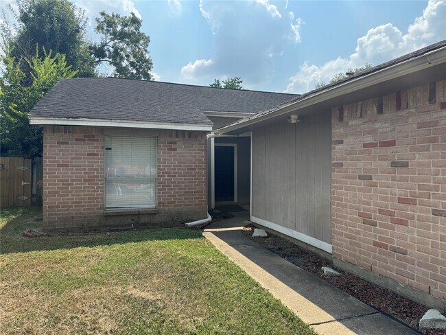 Building Photo - 19439 Cypress Bay Dr