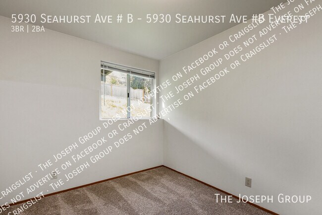 Building Photo - 5930 Seahurst Ave