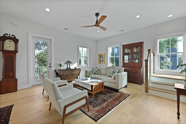 Building Photo - Elevated Charleston Charmer
