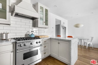 Building Photo - 1929 Tamarind Ave