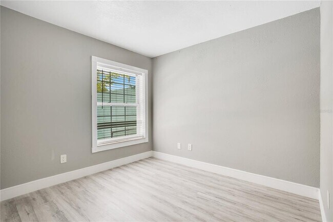 Building Photo - 6151 Sandcrest Cir