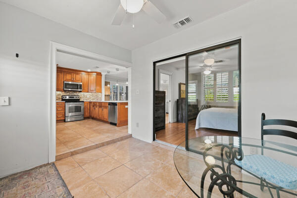 Building Photo - 1651 Palmland Dr