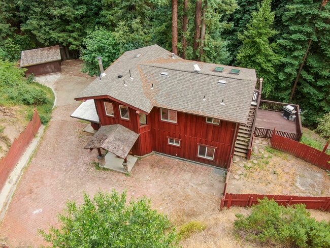 Building Photo - 975 Logan Creek Rd