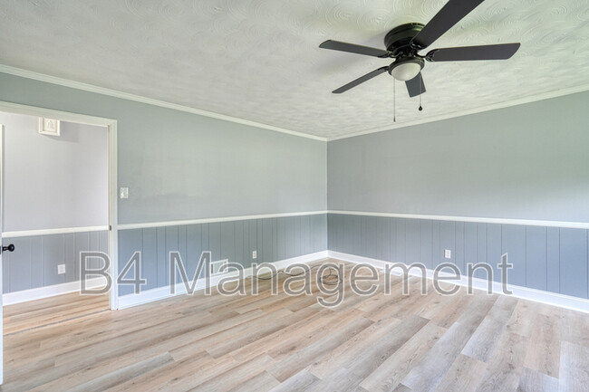 Building Photo - 835 Archer Rd