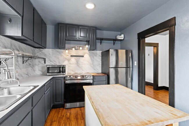 Building Photo - NorthEast Spokane Home - Beautifully Updated