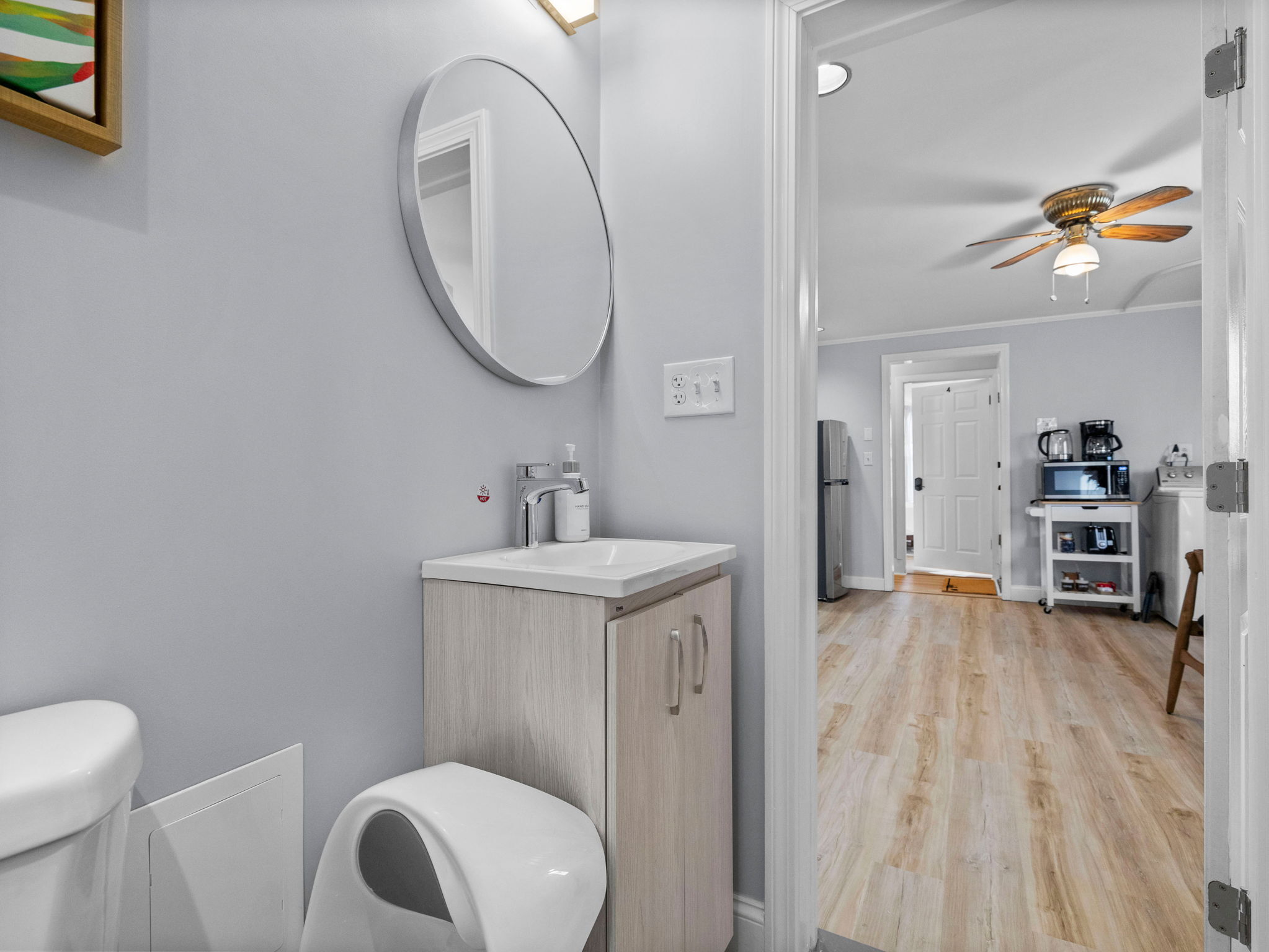 Building Photo - 168 School St