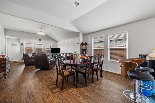 Building Photo - 15111 Longleaf Frst Dr