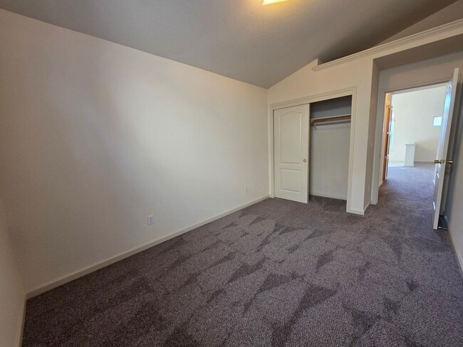 Building Photo - Single story home near CSU Stanislaus!