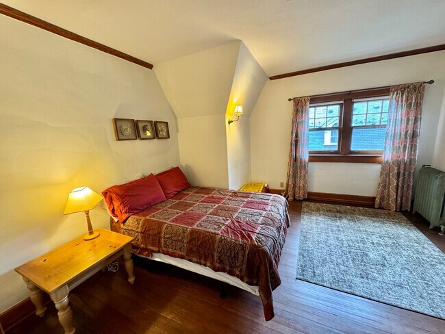 Building Photo - 3085 Fairmount Blvd