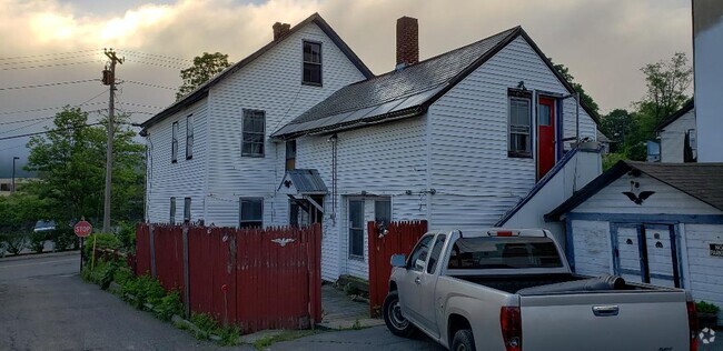 Building Photo - 21 S Main St