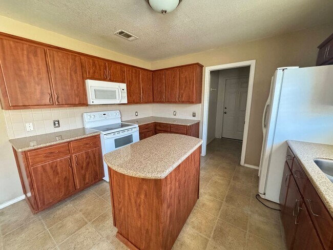 Building Photo - 4-Bedroom House for Rent in Killeen