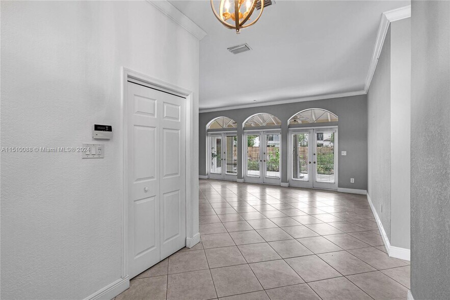 Building Photo - 5253 NW 94th Doral Pl