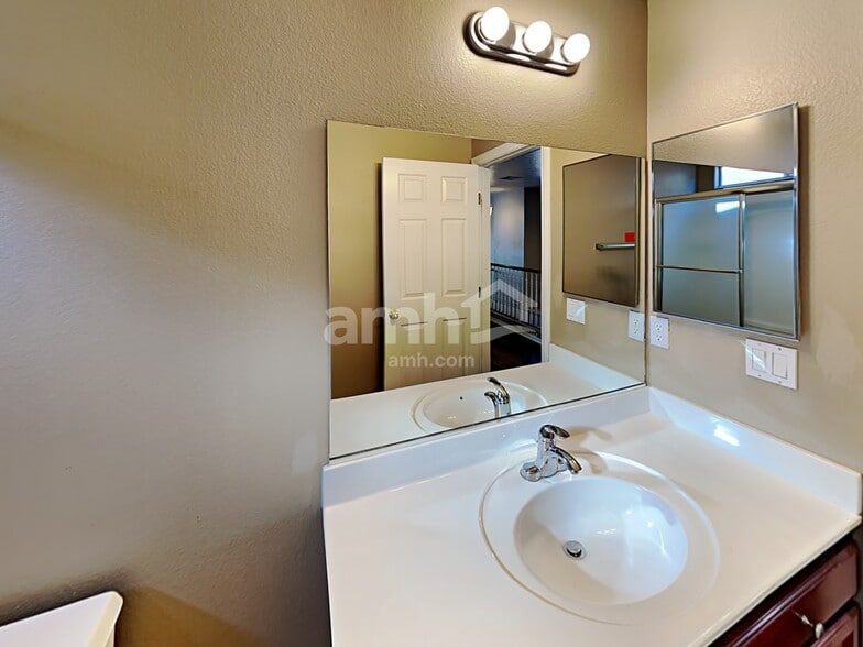 Building Photo - 7947 Dexter Falls St