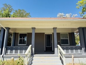 Building Photo - 578 E 21st St