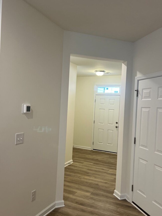 Building Photo - Arbor Mill Townhomes — Modern Living, Plus 1 Month FREE