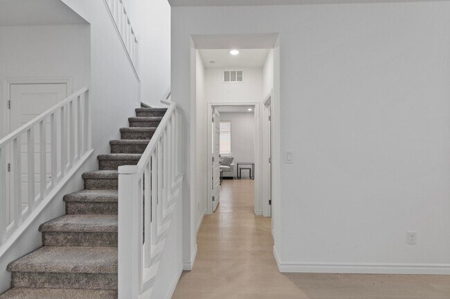 Building Photo - Desirable Inspirada Next-Gen Home! 4 Bedro...