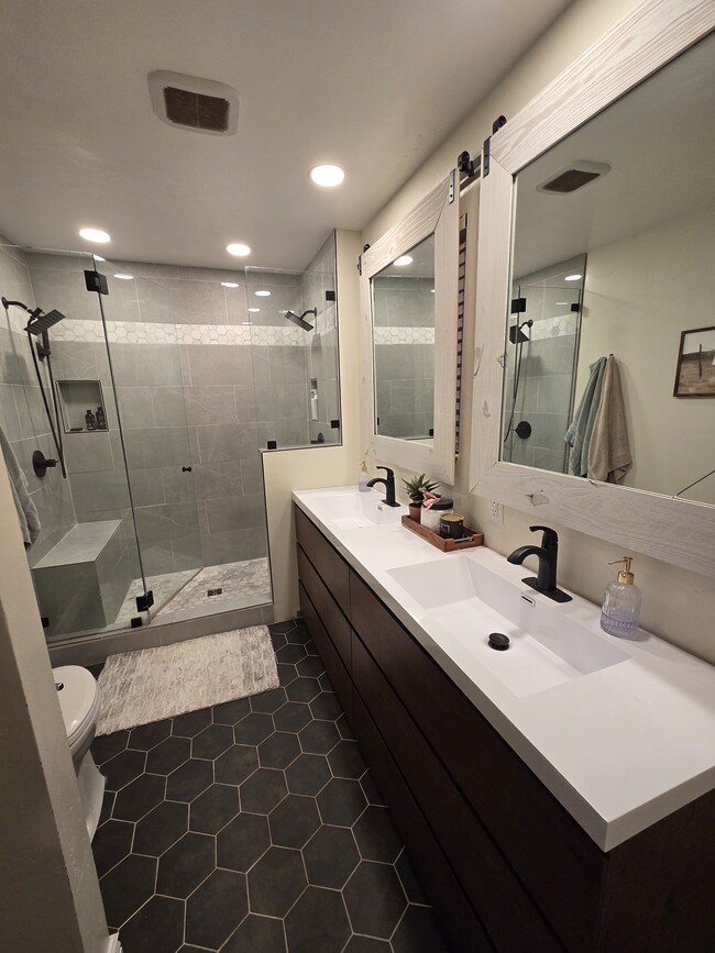 Building Photo - 4701 Turnberry Pl