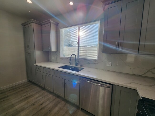 Building Photo - 10343 Jardine Ave