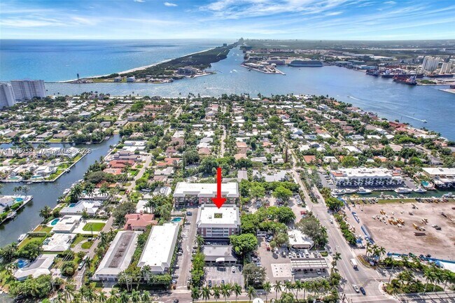 Primary Photo - 2420 SE 17th St