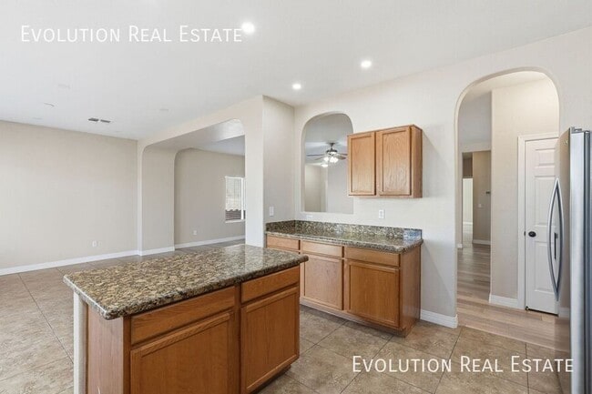 Building Photo - 3130 S 81st St