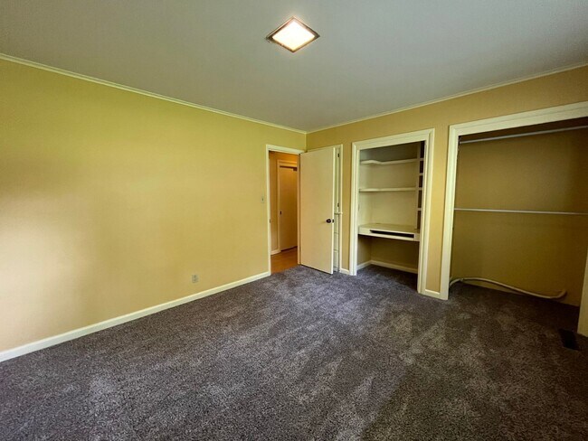 Building Photo - 3 Bedroom home near 41st & Harvard
